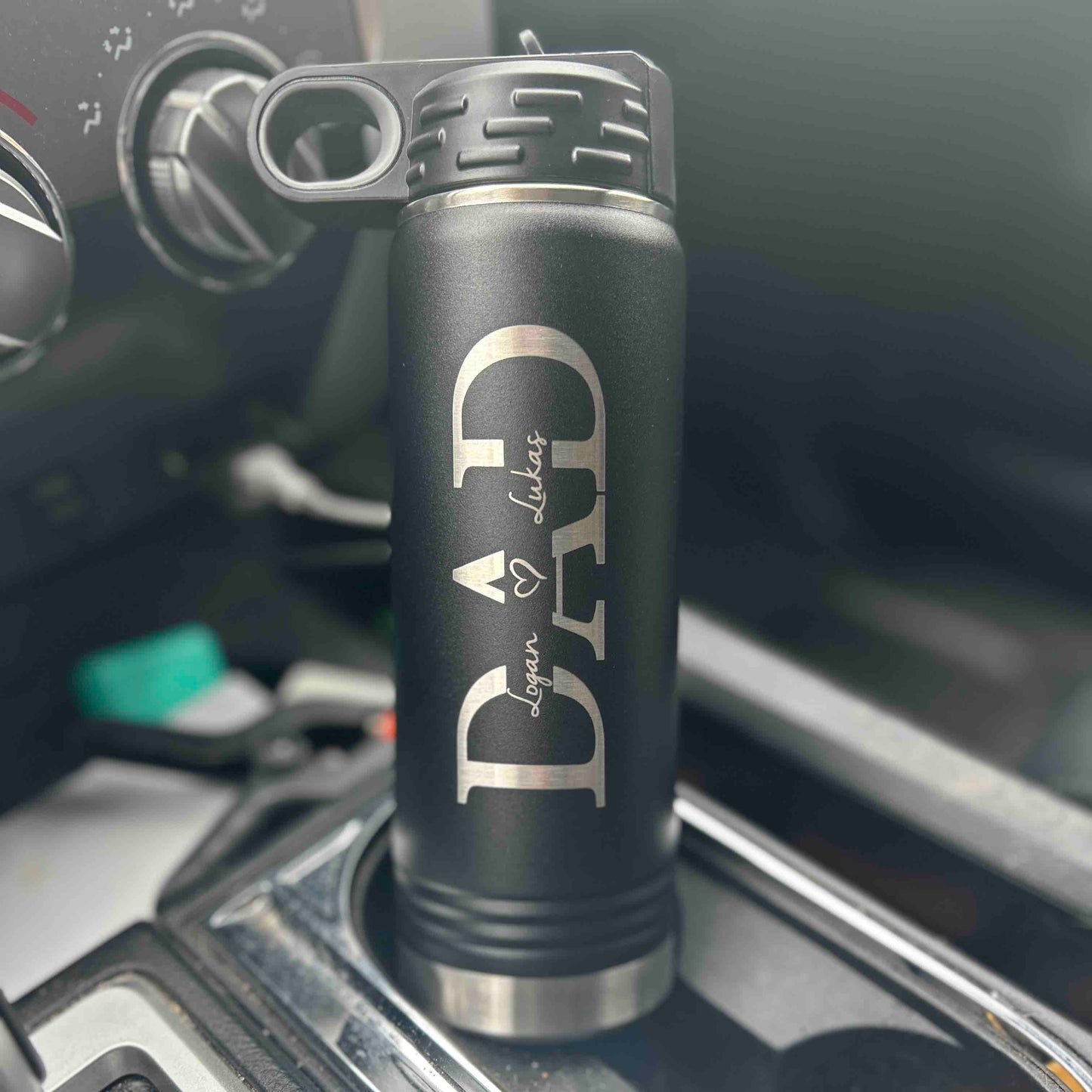 Custom Dad Water Bottle with Kids Names – Personalized Engraved Stainless Steel Bottle – Father’s Day Gift for Dad